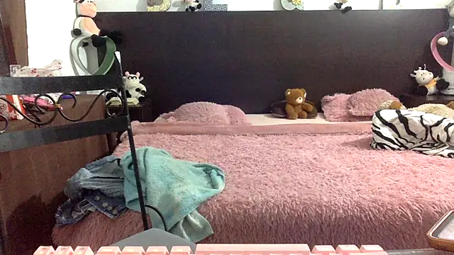 mommy-Milf online show from 04/12/26, 02:05