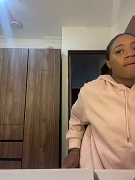 Emi rousse online show from 04/13/26, 12:21