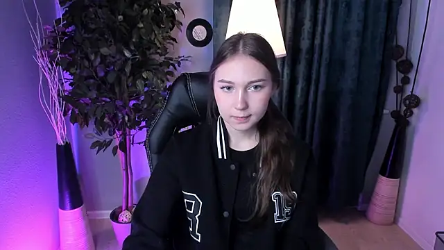 OliviaLang online show from 03/06/26, 11:39