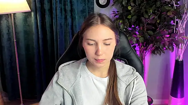 OliviaLang online show from 03/23/26, 11:14