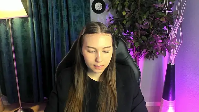 OliviaLang online show from 03/24/26, 11:04