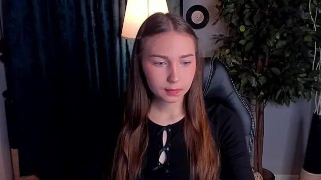 OliviaLang online show from 04/02/26, 11:30