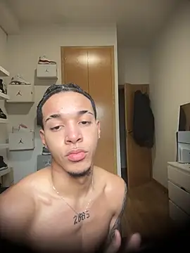 1lwkey online show from 03/03/26, 01:28