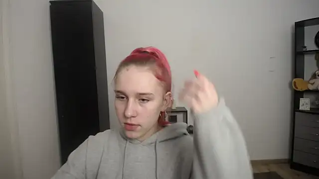 Scarlett lil online show from 03/26/26, 08:09