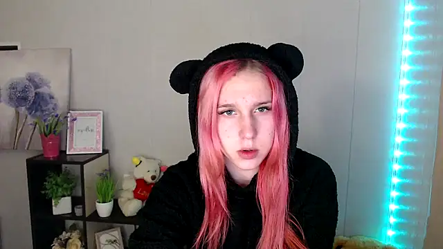 Scarlett lil online show from 04/11/26, 07:45