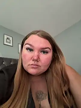 BeeMay22 online show from 05/08/26, 12:10