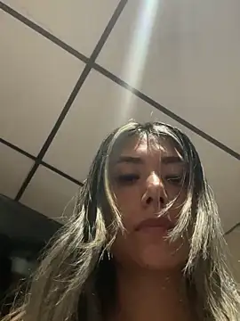 Snapshot of stefanyqueen69 chatting on 04/19/26, 04:39 stefanyqueen69 online show from 04/19/26, 04:39
