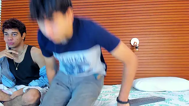 Snapshot of peakk_twiinns chatting on 03/05/26, 11:17 peakk twiinns online show from 03/05/26, 11:17