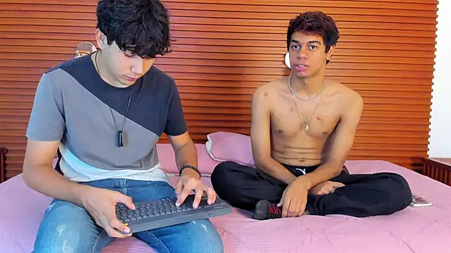 Snapshot of peakk_twiinns chatting on 03/13/26, 11:28 peakk twiinns online show from 03/13/26, 11:28