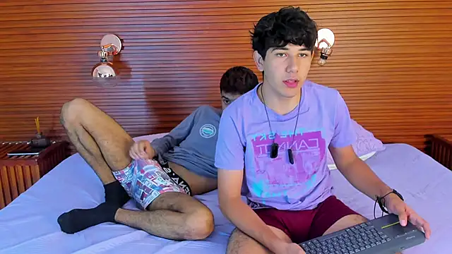 Snapshot of peakk_twiinns chatting on 03/18/26, 11:46 peakk twiinns online show from 03/18/26, 11:46