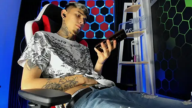 Max Hader  online show from 03/29/26, 02:44