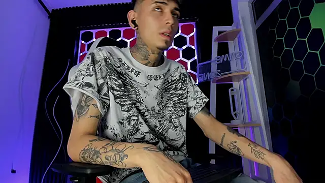 Max Hader  online show from 04/09/26, 03:06