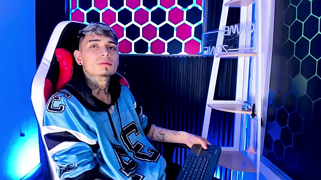 Max Hader  online show from 04/12/26, 03:11