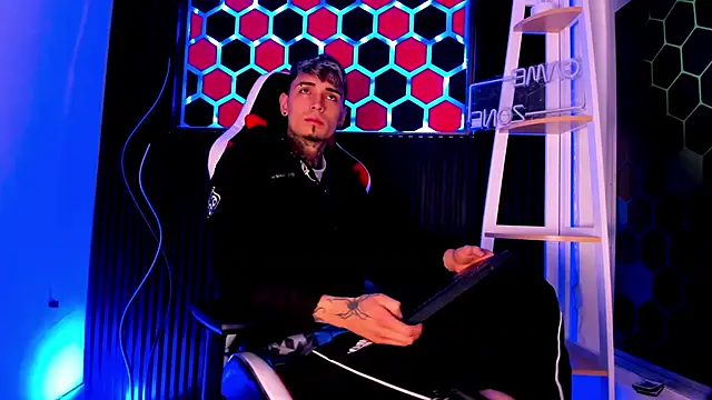 Max Hader  online show from 04/13/26, 03:12