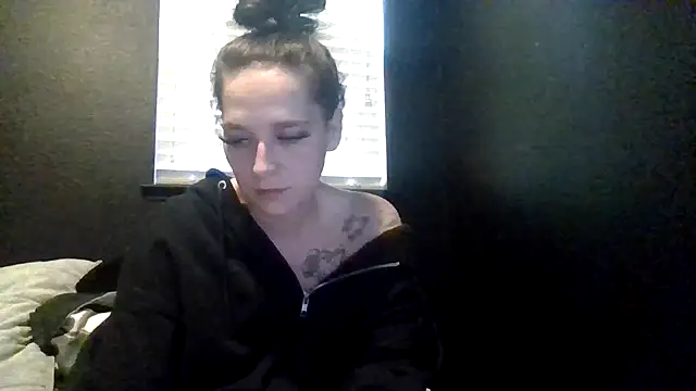 Snapshot of TallHungandCloudy69 chatting on 05/19/26, 01:56 TallHungandCloudy69 online show from 05/19/26, 01:56