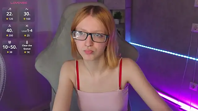 Snapshot of Emma_Dusk chatting on 06/28/26, 09:37 Emma Dusk online show from 06/28/26, 09:37