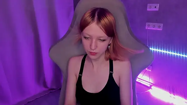 Snapshot of Emma_Dusk chatting on 07/06/26, 01:02 Emma Dusk online show from 07/06/26, 01:02