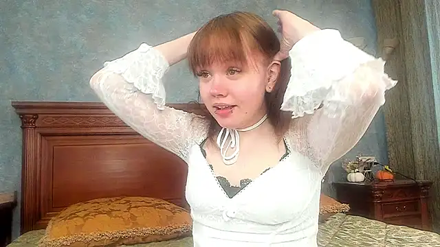 Snapshot of LeahAllsop chatting on 05/15/26, 02:51 LeahAllsop online show from 05/15/26, 02:51
