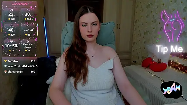 LoraTempt online show from 06/04/26, 04:13