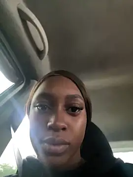 LiaTrainor online show from 03/25/26, 12:44