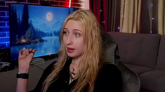 Emma Willson online show from 07/29/26, 10:24