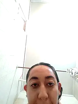Snapshot of Im_Luuu chatting on 05/22/26, 11:05 Im Luuu online show from 05/22/26, 11:05