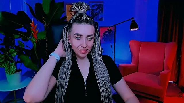 MonicaRiley online show from 05/21/26, 10:55
