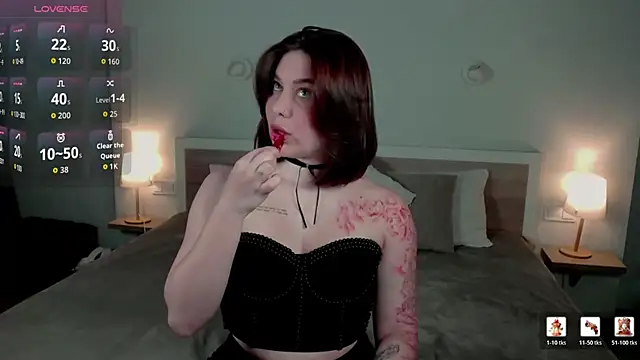 HermioneMoon online show from 04/06/26, 02:40