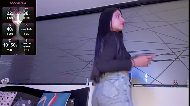 Snapshot of Princess_tina chatting on 03/03/26, 01:12 Princess tina online show from 03/03/26, 01:12