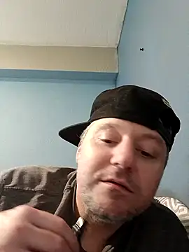 Snapshot of yoursextoy83 chatting on 03/12/26, 07:42 yoursextoy83 online show from 03/12/26, 07:42