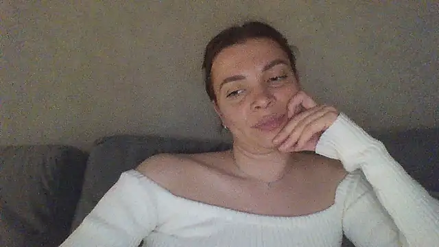 Luna2547 online show from 04/26/26, 06:16