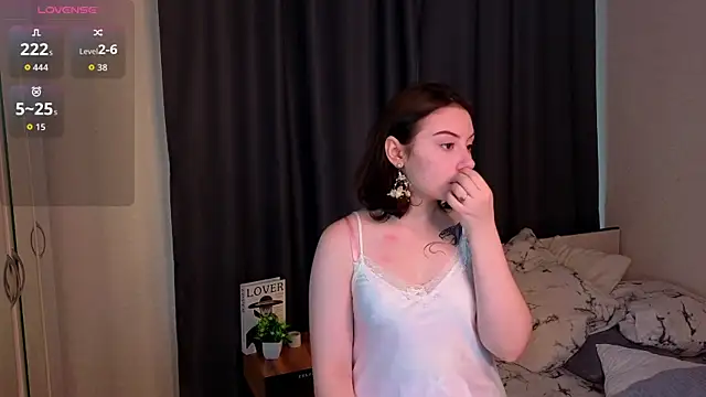 BreannaBuczak online show from 04/11/26, 01:32