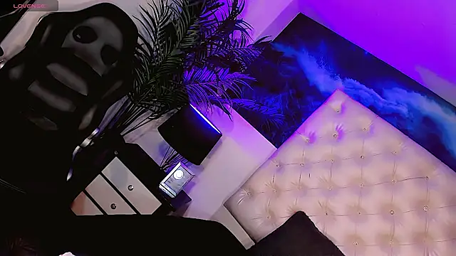 Snapshot of Valentiina_Foxx chatting on 07/04/26, 11:16 Valentiina Foxx online show from 07/04/26, 11:16