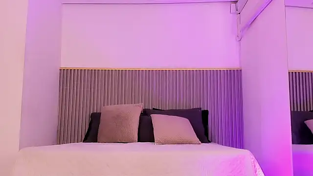 ashvalentine  online show from 04/01/26, 07:55