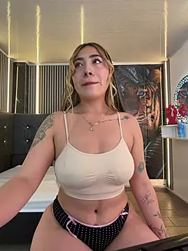 ManuelaVeeleez online show from 03/03/26, 03:56