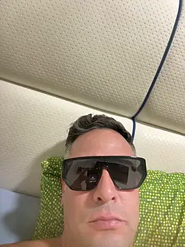 Snapshot of potroniko chatting on 03/03/26, 12:06 potroniko online show from 03/03/26, 12:06