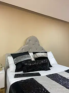 AlmaraRouge online show from 04/11/26, 08:02