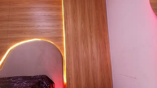 kiara lp online show from 04/11/26, 03:11