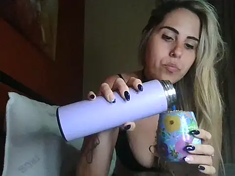 Emilyvuxa online show from 04/24/26, 07:49