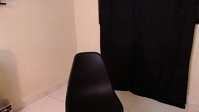 LyriaDiamond  online show from 03/18/26, 08:23