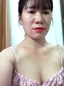 Snapshot of Bondgirl_9 chatting on 05/29/26, 07:56 Bondgirl 9 online show from 05/29/26, 07:56