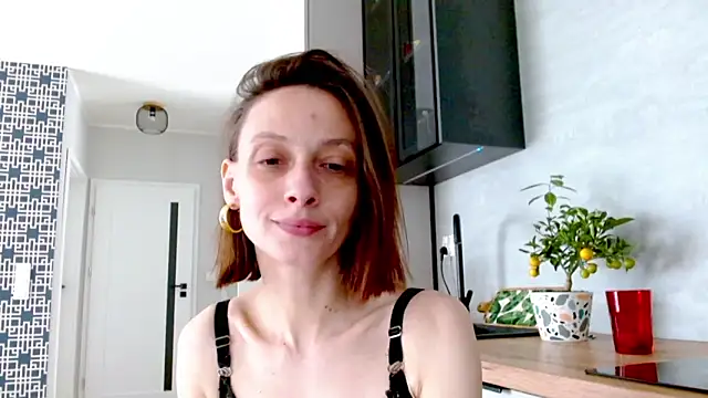 Snapshot of misssweet chatting on 06/19/26, 10:41 misssweet online show from 06/19/26, 10:41