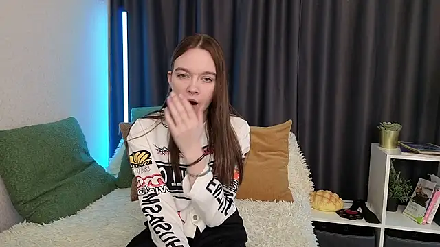 SunyLily online show from 03/11/26, 06:41