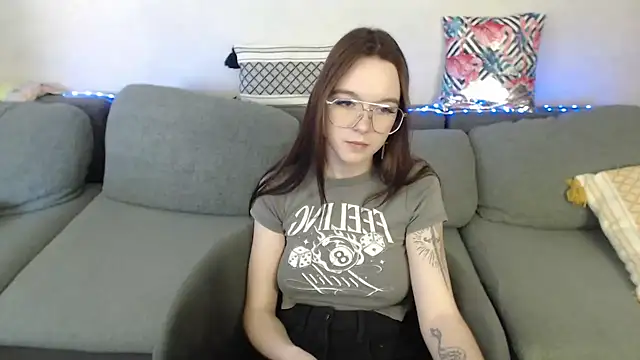 SunyLily online show from 04/18/26, 07:12