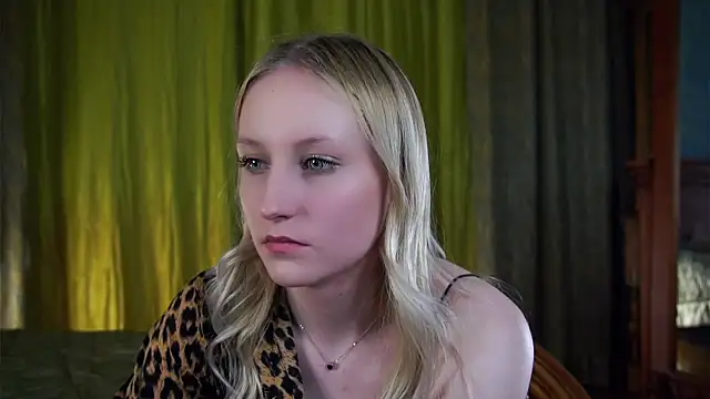 CatarinaGulla online show from 04/06/26, 01:12