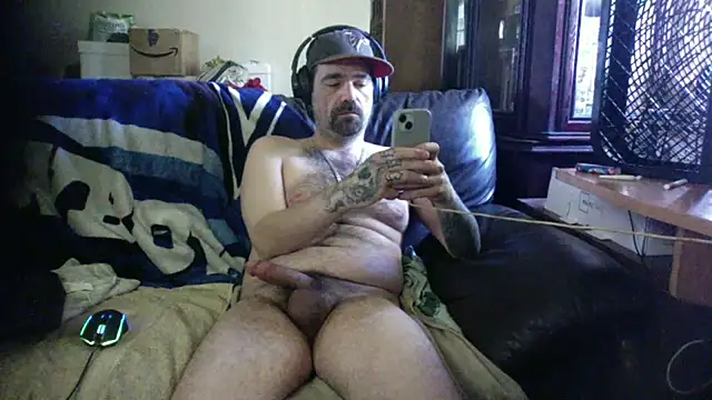Snapshot of KinkyTOMan chatting on 05/31/26, 01:40 KinkyTOMan online show from 05/31/26, 01:40