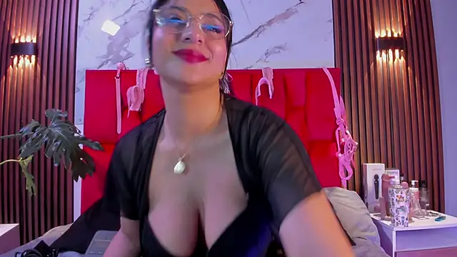 Snapshot of Dianna-Rosse chatting on 05/11/26, 04:15 Dianna-Rosse online show from 05/11/26, 04:15