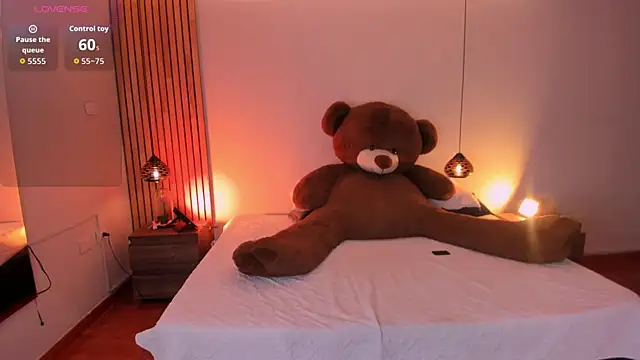 FoxxxyPink online show from 05/19/26, 07:20