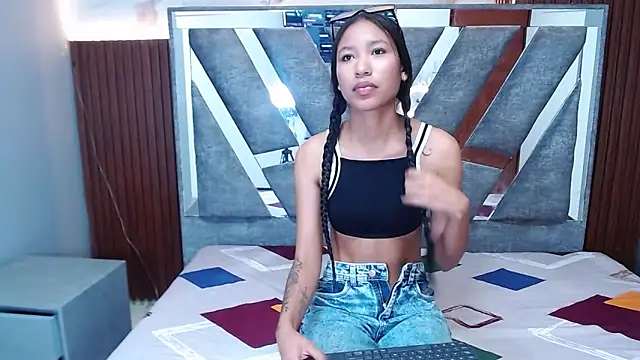 skiaracl202 online show from 03/05/26, 03:46