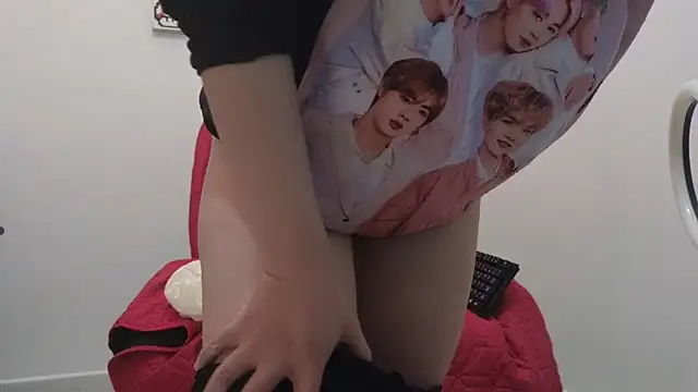 Caroline hernandes online show from 03/19/26, 01:04